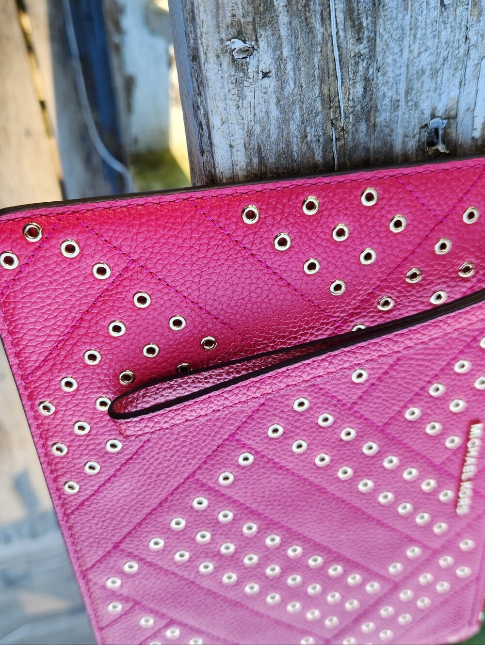 Michael Kors leather clutch wristlet with gold-tone grommets and hardware EUC - Picture 3 of 6